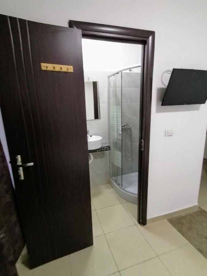 Хостелы Hostel Tripoli Бухарест-6