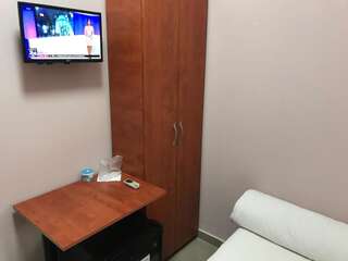 Хостелы Hostel Tripoli Бухарест Двухместный номер с 1 кроватью-3