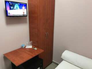 Хостелы Hostel Tripoli Бухарест Двухместный номер с 1 кроватью-15