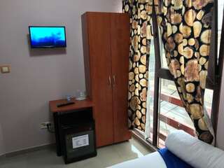 Хостелы Hostel Tripoli Бухарест Двухместный номер с 1 кроватью-17